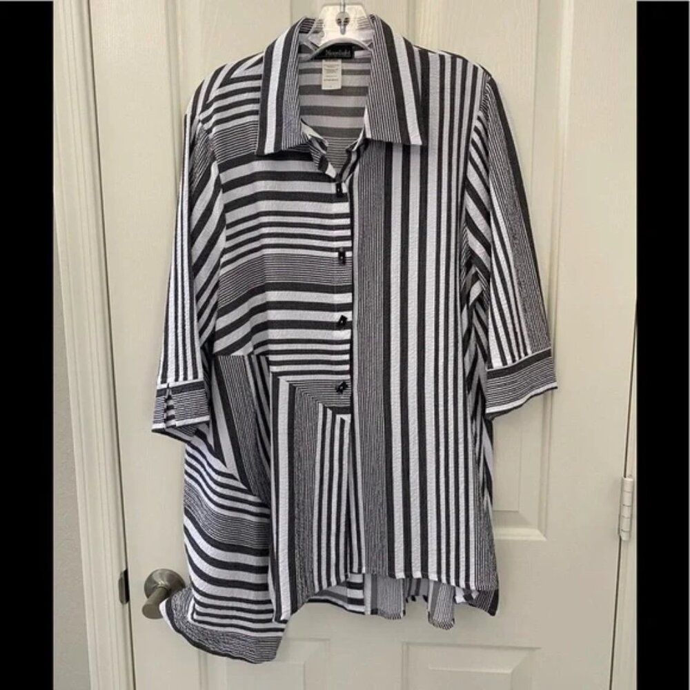 Moonlight Black & White Striped Button Down Coverup Top With 3/4 Sleeves Size L